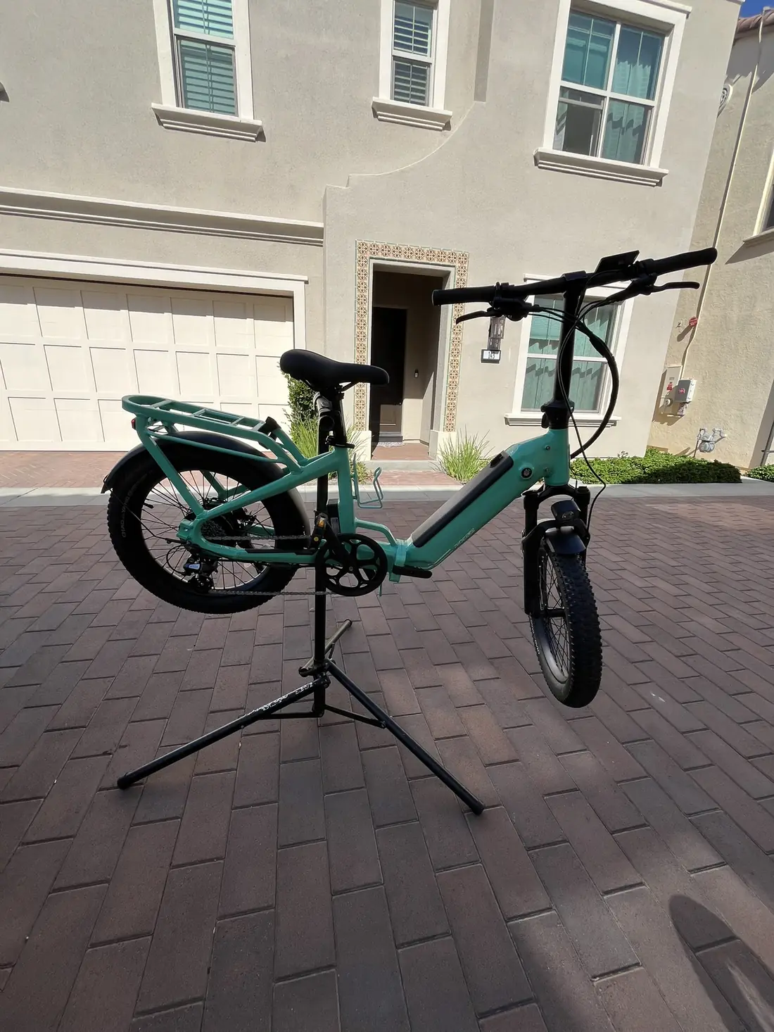 Green folding e-bike service