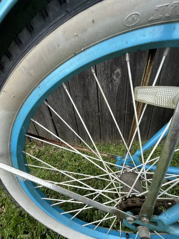 Bike wheel and spoke service